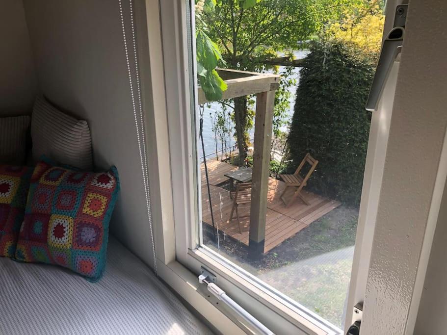 Gezellige Pipo Met Grote Schommel Aan Het Water Villa Medemblik Ngoại thất bức ảnh