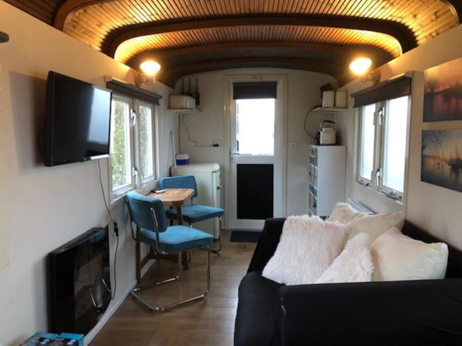 Gezellige Pipo Met Grote Schommel Aan Het Water Villa Medemblik Ngoại thất bức ảnh